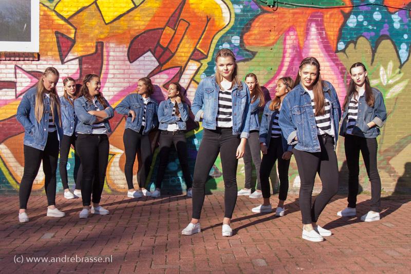 De stoere meiden van <a href="/Liahona1989/">Dance Devotion</a> Roden. Vrijdag weer op het podium.