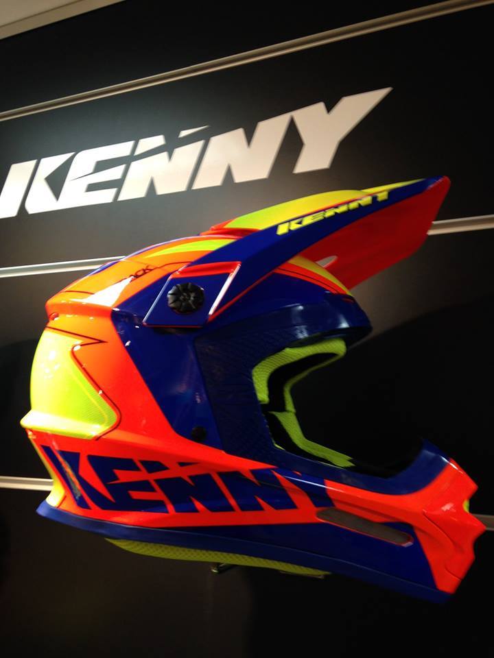 Robolovkin's tweet photo. Kenny Helmet Equipement 2016!
MV RAUDSELT TAHAN JU!!! http://t.co/yDuPpxZPp2