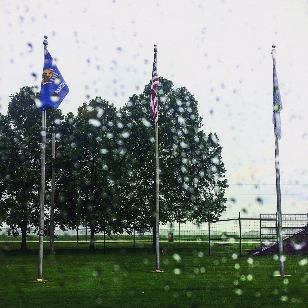 Dftrees's tweet image. It's raining! #dftrees We hope our landscaping friends are staying dry! Enjoy the cool weather! #Oklahoma #Arcadia