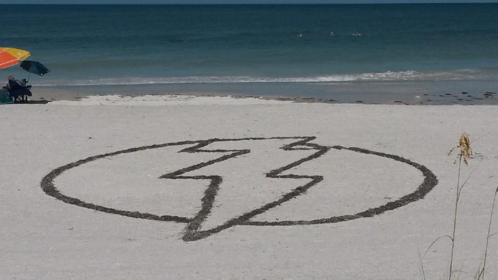 WFLALeigh's tweet photo. From the sands of Indian Rocks Beach...#Lightning is striking all the way to Chicago. #BeTheThunder http://t.co/q8YtxUdR9h