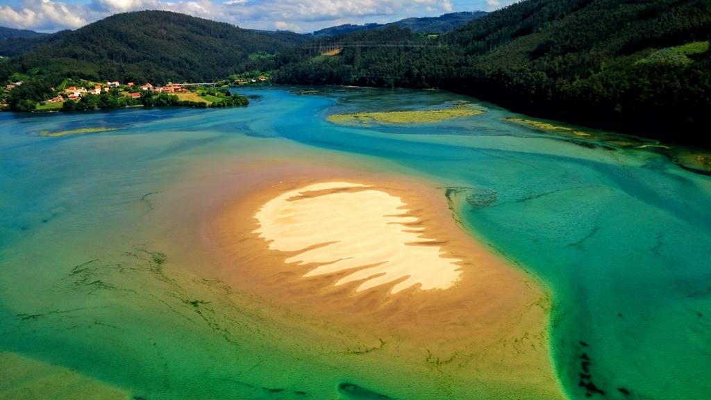 JesusCalleja's tweet photo. A que parece el Caribe?,pues es Cedeira en Galicia y estas fotos las saque esta mañana.Vais a flipar con"Volando Voy" http://t.co/hgDa1kwDhA