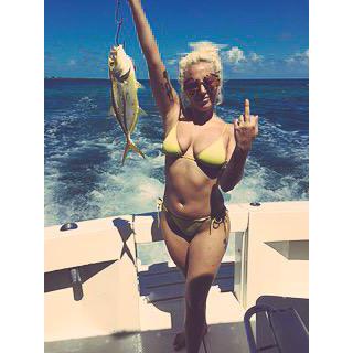 GagaStarFrance's tweet photo. Lady Gaga nous partage ses photos de son séjour au soleil aux Bahamas. http://t.co/sDHvLQOy14