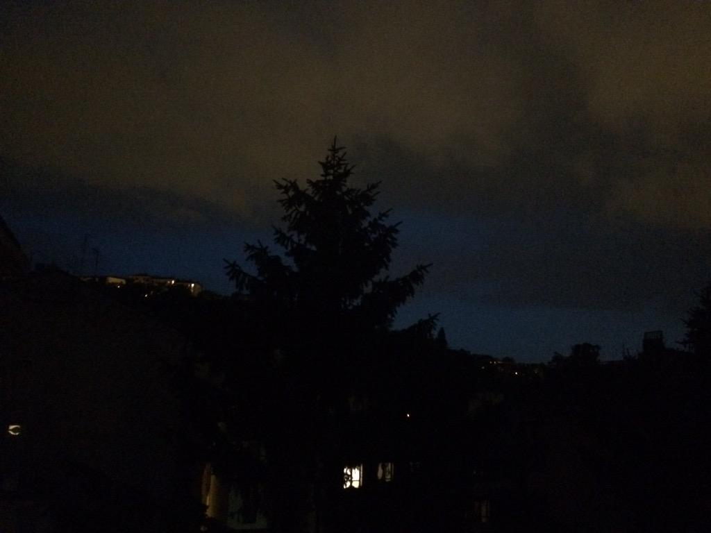 #notte #lampi #tuoni  #domanipiove#uffi 😕