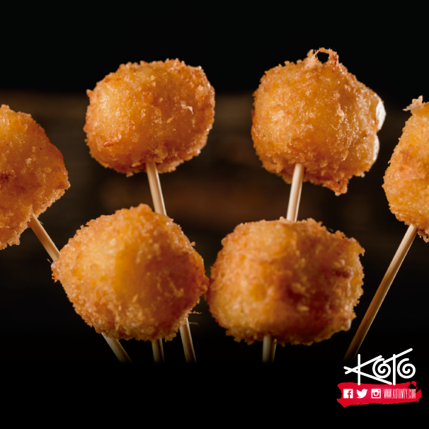 KOTO_mty's tweet photo. #TodosSabemosQue no hay mejor que comenzar tu festín con Kushiages; deliciosas brochetas rellenas queso fundido. http://t.co/snpLS4rpDI