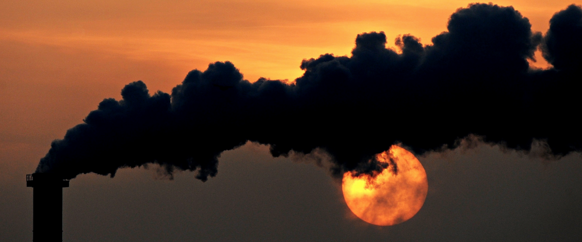 VICENews's tweet photo. Here's the good news and the bad news about progress on climate change: http://t.co/AEDIRXvDoA http://t.co/nJMCqvRV77
