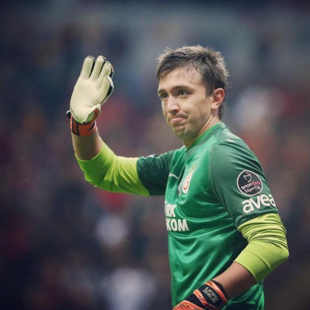 HAPPY BIRTHDAY FERNANDO MUSLERA!!!!                 FERRRRRNNAAAANNNDOOOO MUUUUUSSLLLLEERRRAAA 