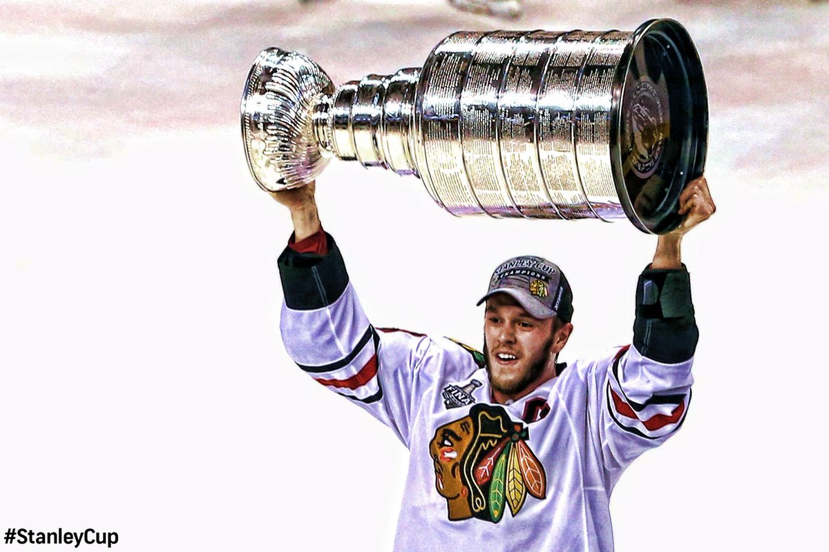 NBCSportsHockey's tweet image. Will we witness a similar scene at the @UnitedCenter tonight? #StanleyCup 

RT for YES
FAV for NO