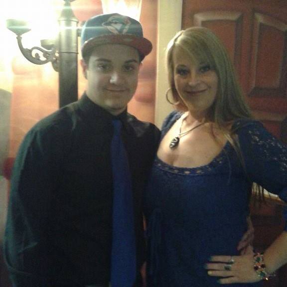 mlg_ablitize's tweet photo. @alyssangl Requesting unblock or people will get hurt http://t.co/V84pRp8VVF
