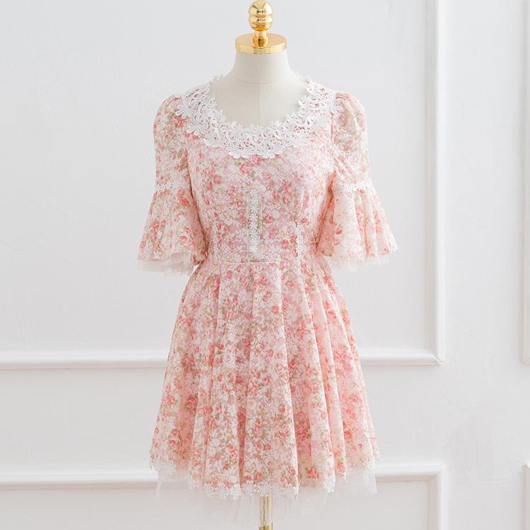 LovelyHarajuku's tweet photo. Sweet lace floral lace dress》》http://t.co/atEqiBs6y8
#cutenote #Japanese #Women #kawaii #sweet #Harajuku #fashion http://t.co/l7pQFpg8Rl