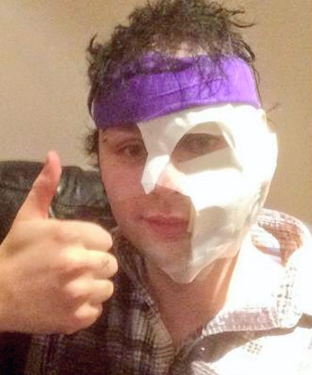 Jazz_10071's tweet photo. Poor Michael๐ love ya, get well soon๐
#MichaelGetWellSoon http://t.co/ms6I58rWfy