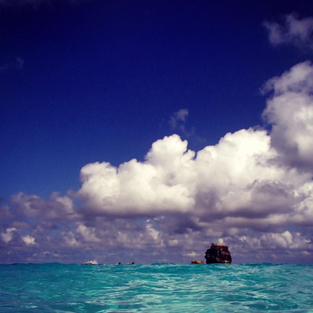 thecaito's tweet photo. Monday Blues #Bermuda #mondayblues http://t.co/ltwHkNUEn0
