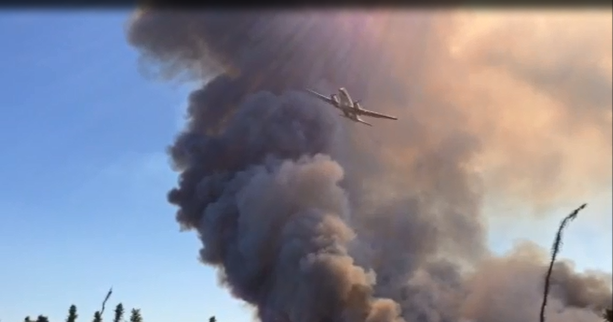 AKNewsNow's tweet image. Evacuations underway in Kenai Peninsula wildfire -  ktuu.tv/1GoNDm5 #KTUU #CardStreetFire