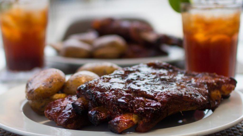 GourmetRD's tweet photo. Costillitas al BBQ, para #cenar  en @midtowndiner . http://t.co/4zALFo4OAT