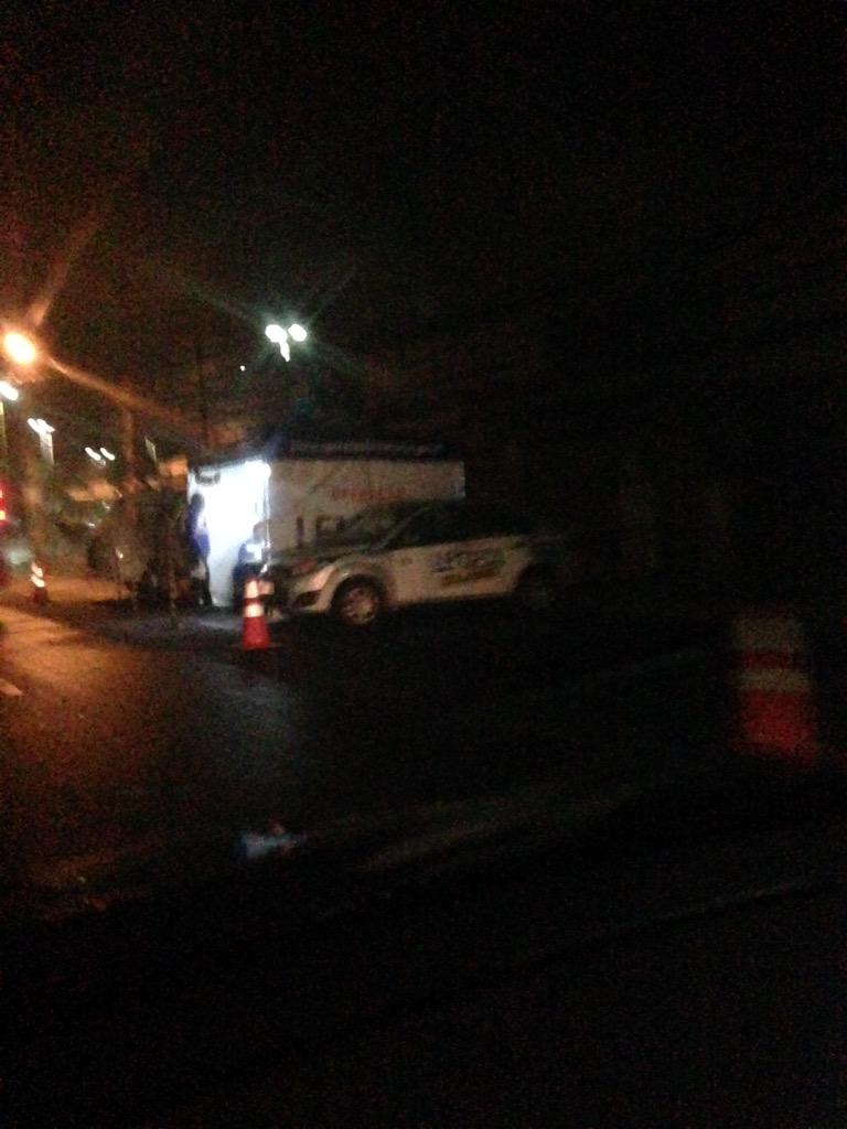 edu_pessanha's tweet photo. #Bols sendo montada em Caxias, em frente ao Carrefour da Av Brigadeiro. 21:50hs. @LeiSecaRJ @LeiSecaRJ_ http://t.co/TuF9ZUhz5X