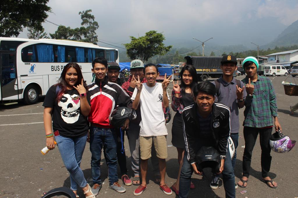 #latepost quality time with official crew cc <a href="/NofianaRd/">Nofiana A. Saputri</a> <a href="/AKILLNGEHE/">A K I L L</a> <a href="/maulanaaa_MS/">Maulana.S</a> <a href="/umam_ell/">umam ell.khairiie</a> #INABRAINSWETRUST