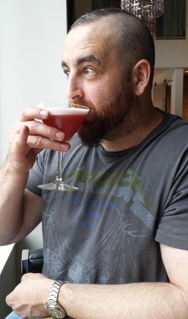 AmboFOAM's tweet photo. Getting in some #livertraining  pre #smaccUS knocking back some brews in San Fran. Manly, manly brews... #emswolfpack http://t.co/royPPQQLB6