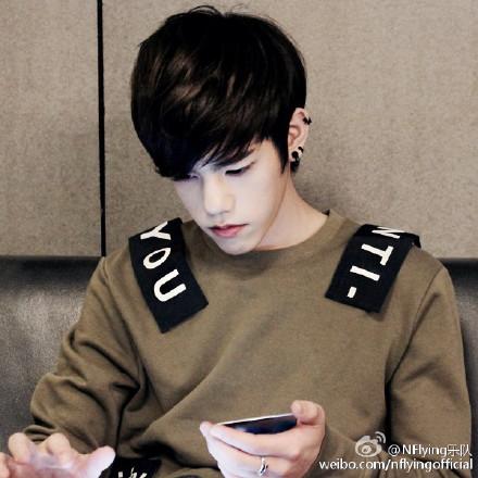 NFlyingThai's tweet photo. [Weibo] 150616 #NFlying #NFlyingDailyPic #Seunghyub #Kwangjin #Chahun #Jaehyun http://t.co/pqdggJ8qU2 http://t.co/GcSqwHlSTO