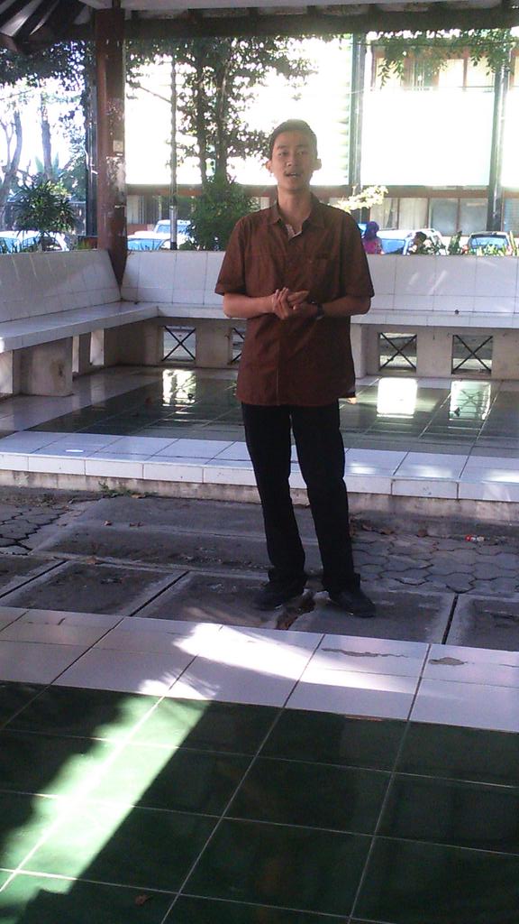 Presentasi kandidatur kedua oleh Irsyad Hapsoro