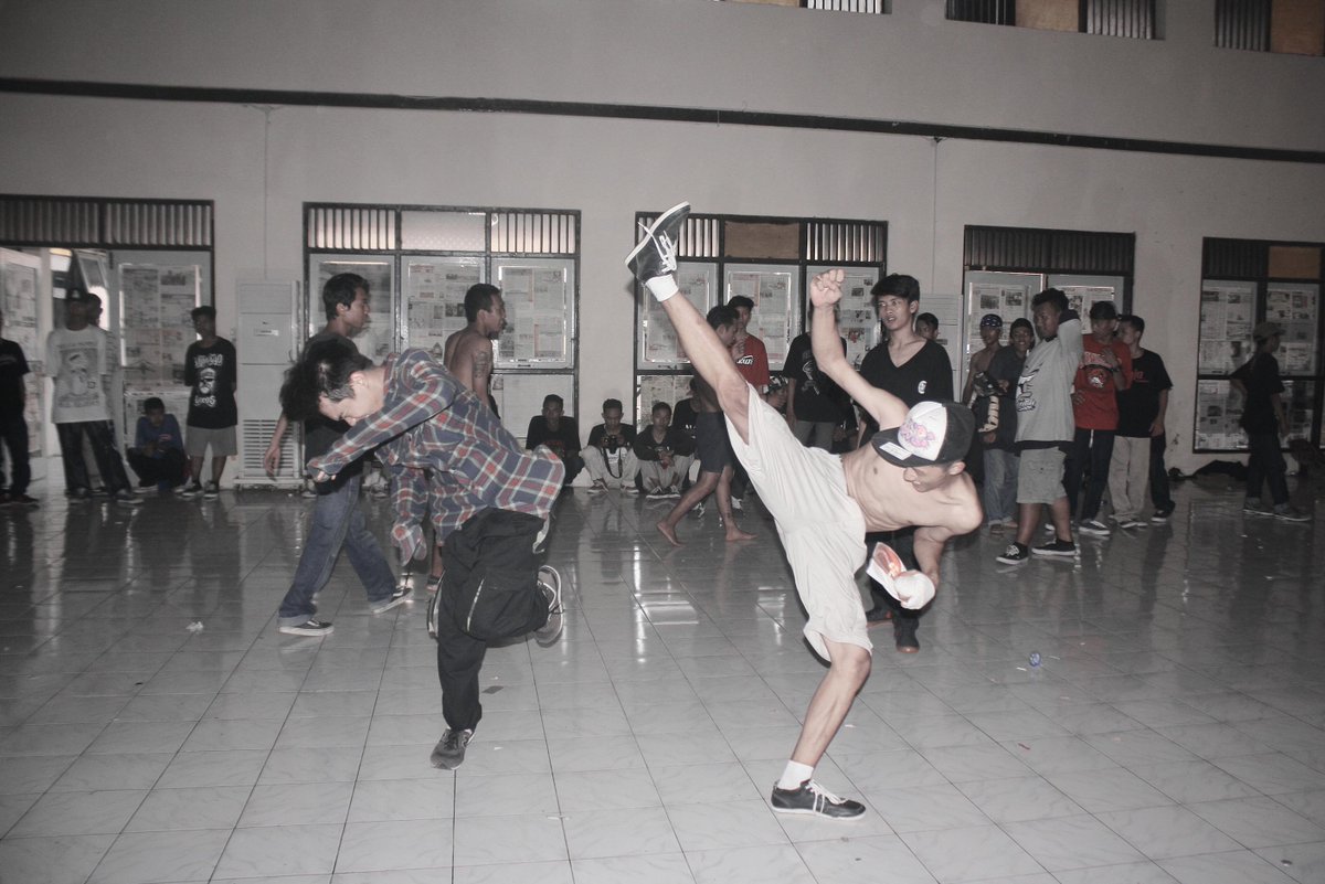 ciwl_'s tweet photo. feat :D @Cometos_ http://t.co/2e5aSKtzYc
