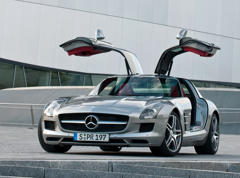 TEENTOPSTYLE's tweet photo. [틴탑스타일] 틴탑 (@TEEN_TOP) The car in 'ah-ah (아침부터 아침까지) TEASER #1 ' is 'Mercedes Benz SLS AMG' around $229,005 http://t.co/v8figde7cw