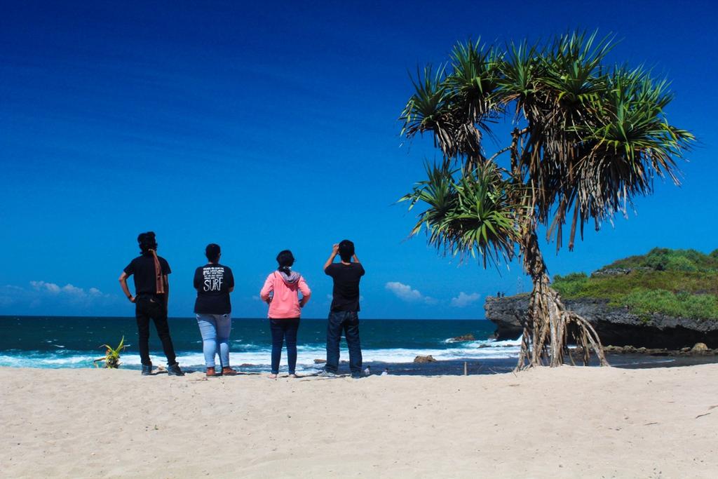 Pantai Sarangan, Gunungkidul
<a href="/Jogja24Jam/">Jogja24Jam</a> <a href="/JogjaUpdate/">jogjaupdate.com</a> <a href="/JogjaMedia/">Jogja Media</a> <a href="/JogjaToday/">Jogja Today</a> <a href="/infojogja/">info jogja</a> <a href="/YogyakartaCity/">YOGYAKARTA CITY</a> <a href="/jpmpjogja/">ig : jpmpjogja</a>