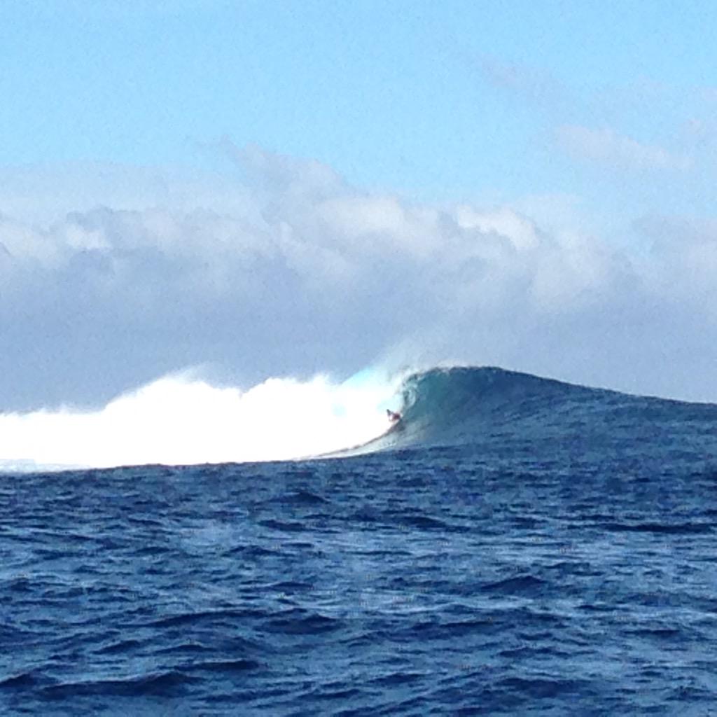 phitchener9's tweet photo. One of my favourite pics from the #figipro #surfsup #CLOUDBREAK http://t.co/ZuAvj5PPq0