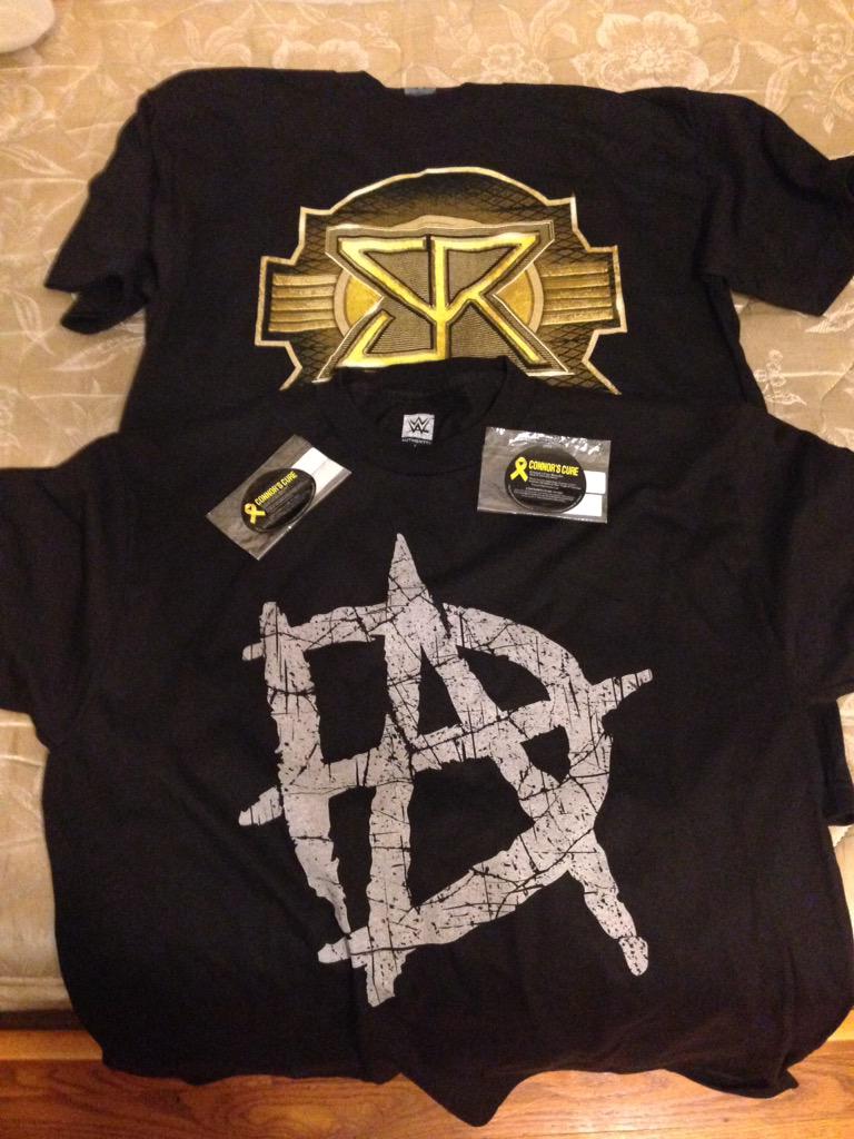 Karen_Maslow22's tweet photo. I told myself I wasn't gonna buy anything this time. #IBoughtIn @WWERollins @ConnorsCure http://t.co/N7IQVIT424