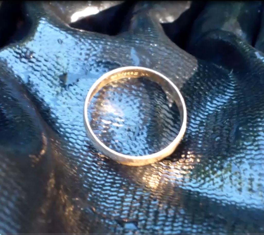 Cutaplug's tweet image. Got some gold #metaldetecting today with the Garrett AT Pro! buff.ly/1FjOsbP