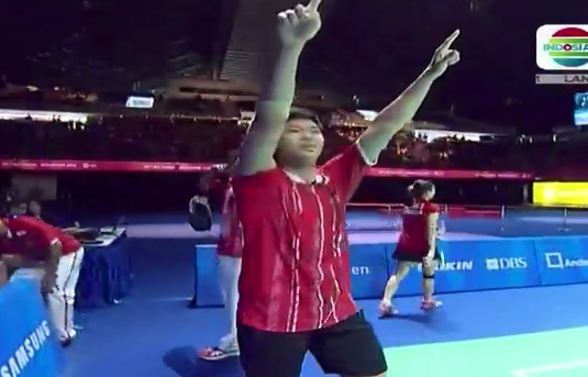 IndosiarSports's tweet photo. Yeaaayyy! Sorak sorai untuk Preveen dan Debby dengan poin akhir 25-23 berhasil merebut medali emas! #IndonesiaJuara http://t.co/XwiP7acgJh