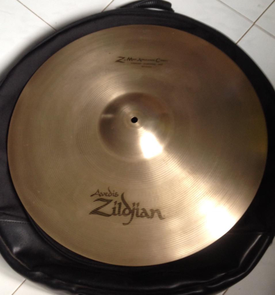 Wts: Avedis Z-MAC crash ride 20", 2nd good condt. Good price! info: 081320141253 <a href="/drumseller/">DrumSeller</a>