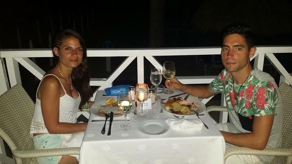 beaguadix's tweet photo. En el paraíso 🐠🐠🐬🐚🌴🌺🌝❤️❤️❤️ http://t.co/M9PicGsH7e