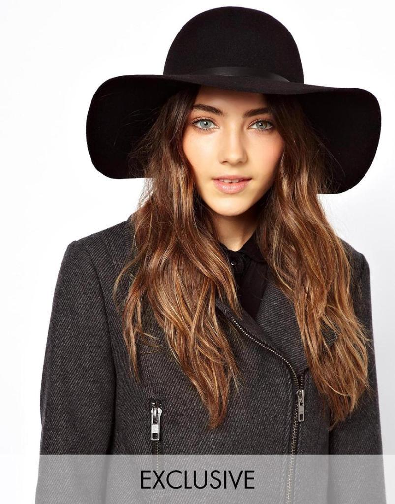 ASOS_Au's tweet photo. RT to win big in the #ASOSSale. This hat is all you need rn. http://t.co/kO400R51OM http://t.co/gMgYqgopOw