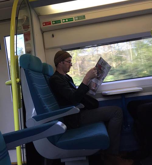 renegadeapostle's tweet photo. when you're broke after being killed off on game of thrones and have to catch the train home http://t.co/n8fv4MKXvY