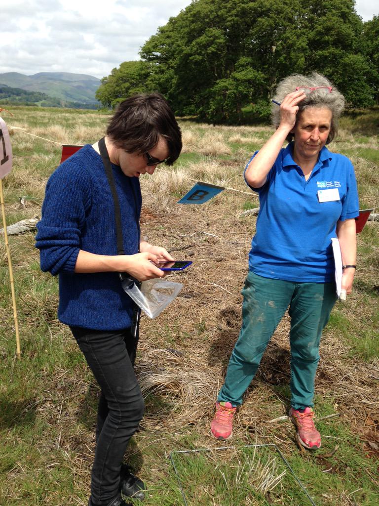 BroHyddgen's tweet image. Yr 10 working hard collecting data and testing apps for #Cobwebfp7 and #RSPB