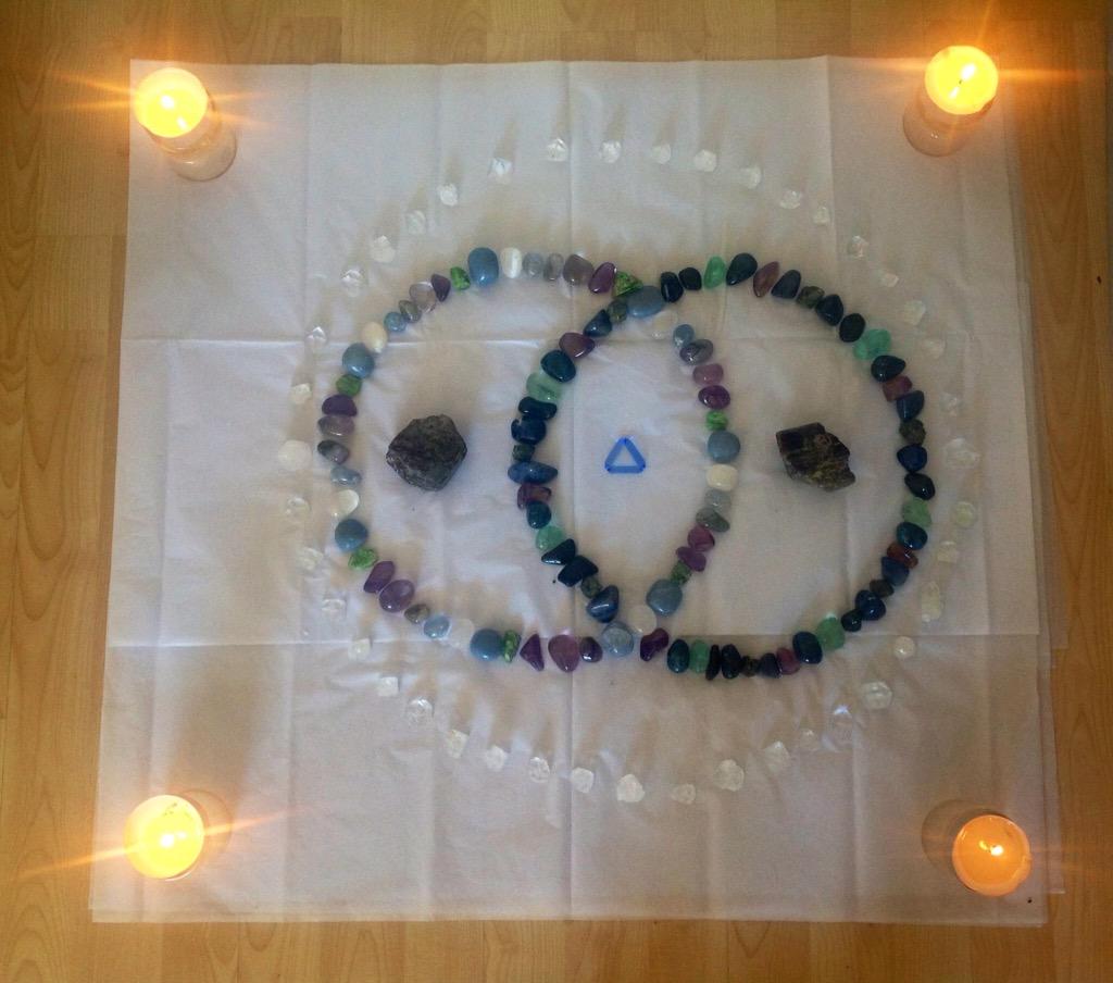 HolisticRuby's tweet image. #NewMoon# Gemini#CrystalMandala#Confidence##NewBeginnings# Communication #Cleansing#Ying/Yang#