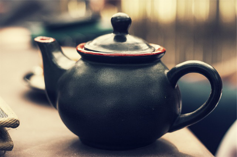 Naucmesa's tweet photo. Vidíme sa dnes o 18-tej v Café u Krajniaka! Tešíme sa na vás ;) #čajošiestej  #nms http://t.co/S2NMzmvBSQ http://t.co/GWcuongi1L