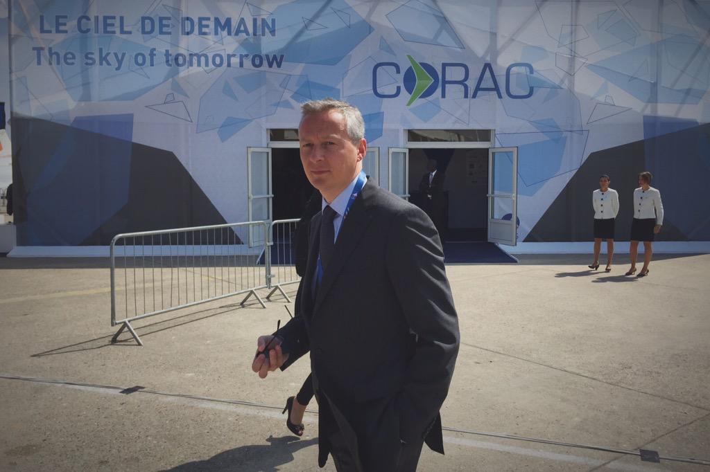 AvecBLM's tweet photo. Le ciel de demain ? ↘️ CO2, matériaux composites + légers. #AirFrance innove ! #SalonduBourget #PAS15 http://t.co/HlmMFSYbfM