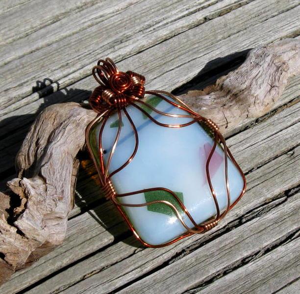 Emotional_Oasis's tweet photo. Wire Wrapped Fused Confetti Glass Pendant https://t.co/JfhtR8G78I #jewelryonetsy #ConfettiGlass http://t.co/0bnJfLvdMl