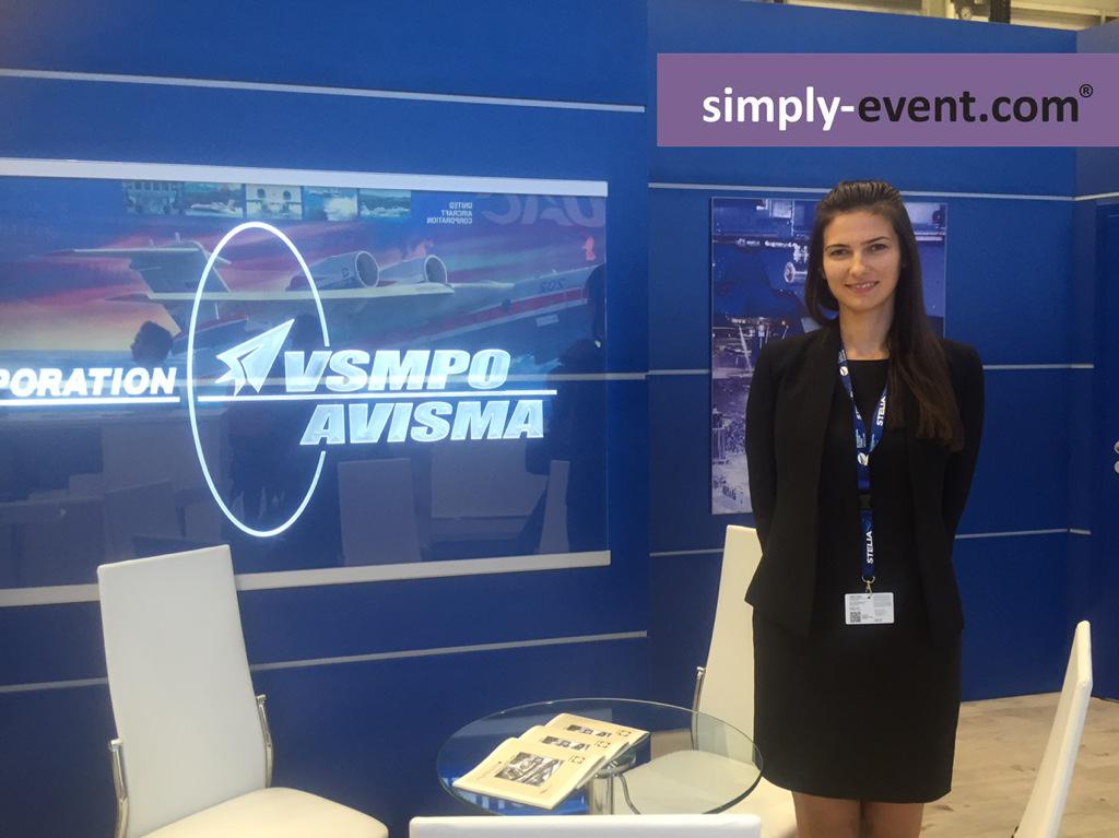 simplyeventcom's tweet photo. Salon du Bourget 2015 Les hôtesses http://t.co/59khc1QwIe trilingues au @Parislebourget @simplyeventcom http://t.co/gamDP3myyY