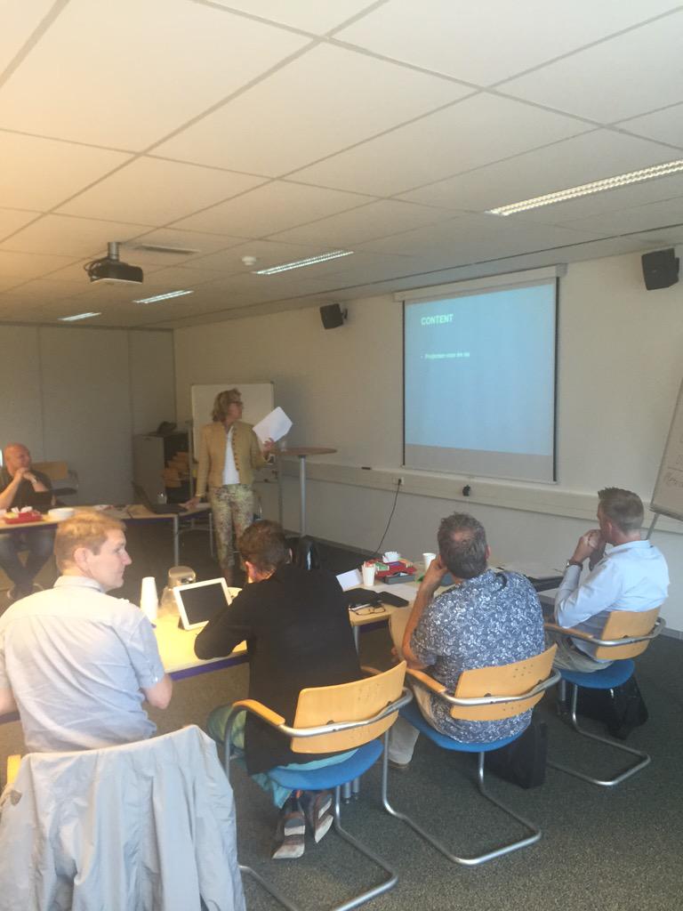 UD_installateur's tweet photo. Dag 3 van Marketingtraining door @Tineke_Loonstra Vandaag Online Marketing! Bedankt @SolarNL voor de gastvrijheid http://t.co/NBBzRU5Oku