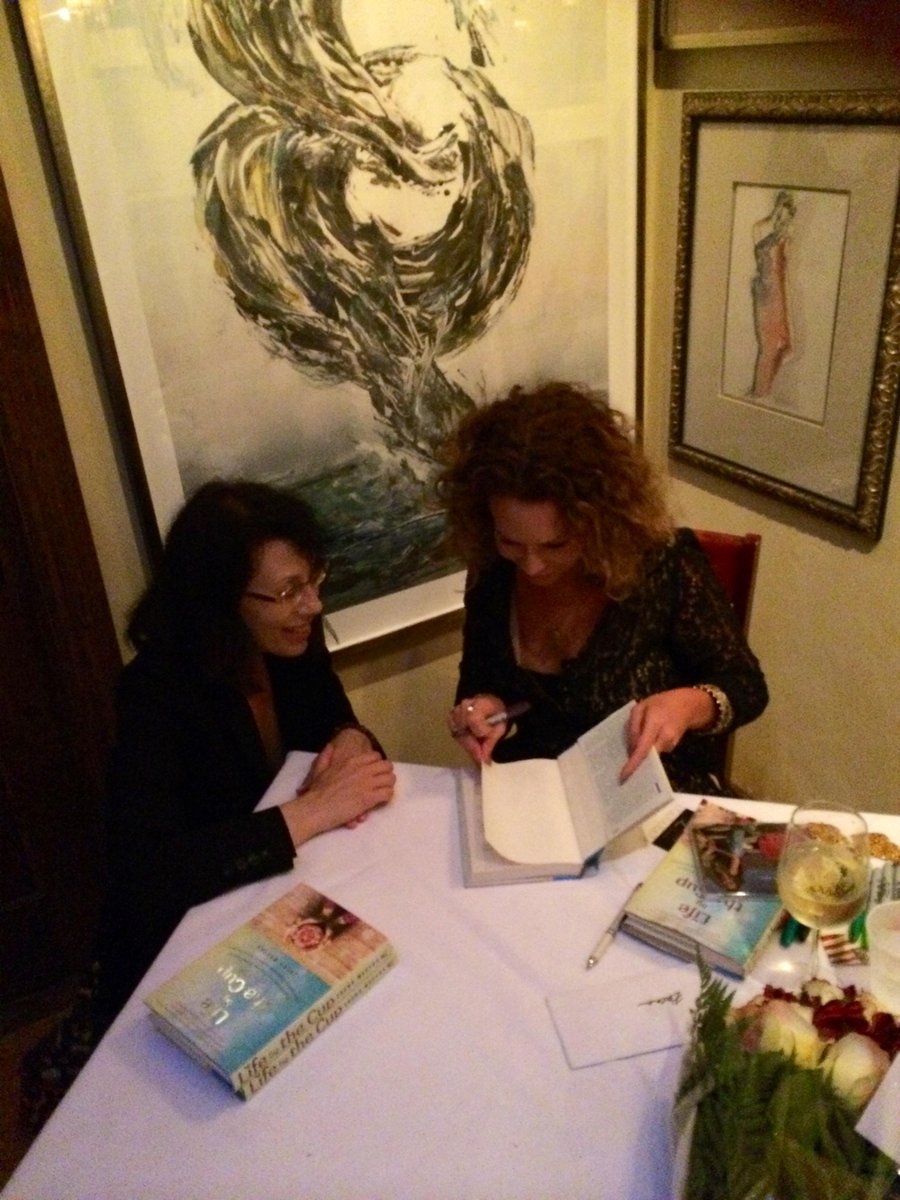 GoSupernova's tweet image. Zhena's paperback out today! Zhena's in Going Supernova! Watch her Success Sound Byte! 
tinyurl.com/Zhena-sMentorI…