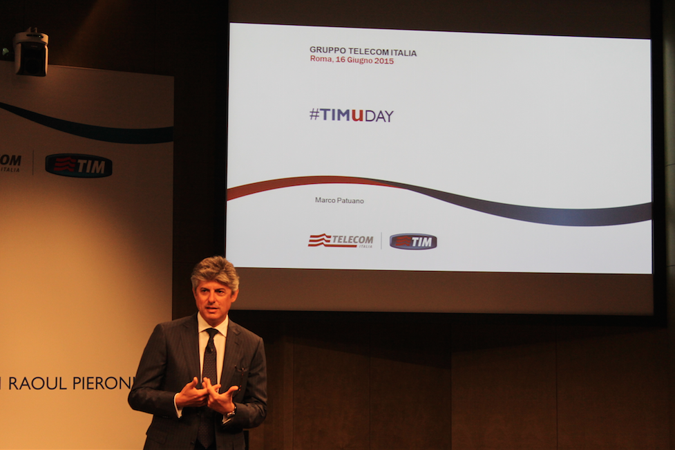 GruppoTIM's tweet photo. L'AD @MarcoPatuano: "La prima cosa che ho capito quando sono diventato CEO è che dovevo tornare a studiare." #TIMUDAY http://t.co/PDW6rMntRK