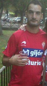 soyazul1926's tweet photo. El fichaje de Robles para inculcar valores al fútbol base del Real Oviedo, nuevo coordinador de pista http://t.co/l2Ur1G1ALi