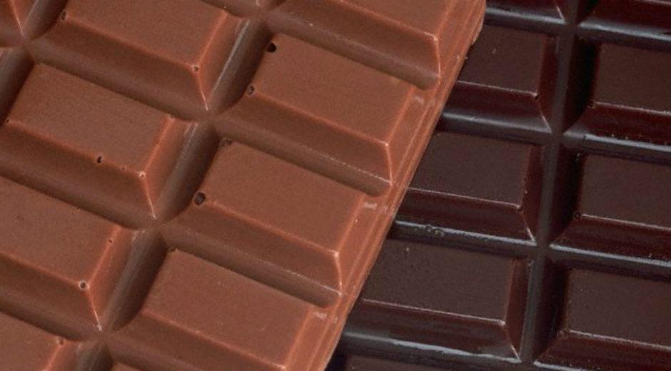 Где шоколад. Огромная шоколадная плитка. Большая плитка шоколада. Огромная шоколадка. Большие плитки шоколада.