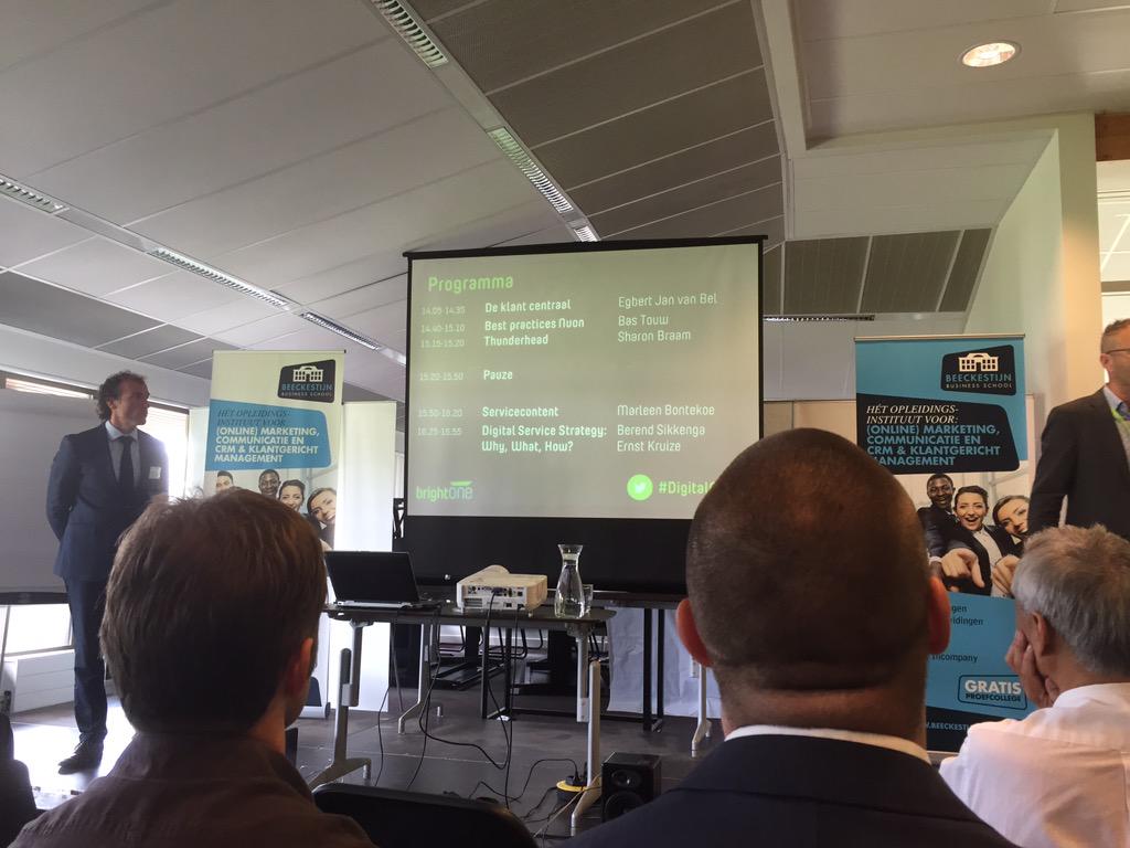 j_mantz's tweet photo. We starten! #DigitalCS15 http://t.co/yVAzlcNxVf