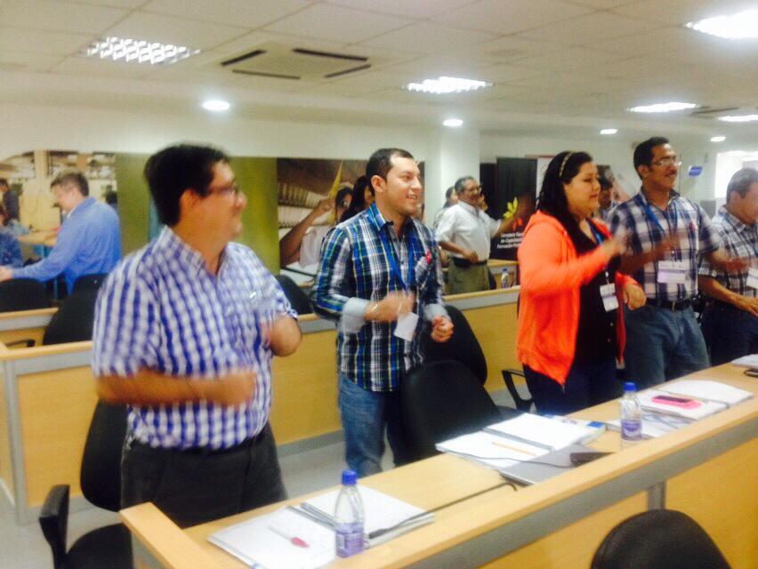 setec_guayaquil's tweet photo. Con entusiasmo se desarrolla la 2da jornada del 1er #taller #formadordeformadores en #Guayaquil #Ecuador @setec_ec http://t.co/nDJ4mhXZBj