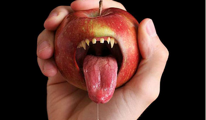 goldenmoustache's tweet photo. 10 montages photoshop intriguants.
>> http://t.co/5ccTLfkv0O http://t.co/mLffKGBwli
