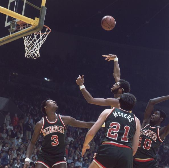 mitchell_ness's tweet photo. Lakers 1975 trade w/ the Bucks... @kaj33 @lakers @nba #skyhook #mncollection http://t.co/QuxYff01so http://t.co/qDMFB4csyS