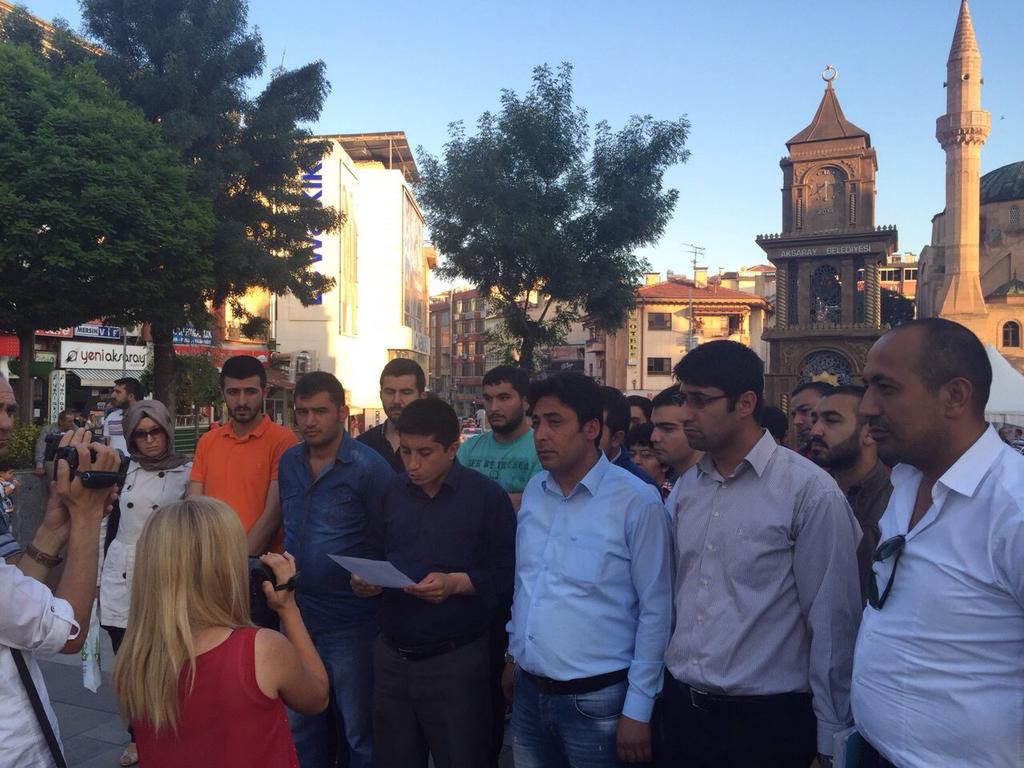 AK GENÇLİK Mursi ve ARKADAŞLARININ YANINDA!
#MursiYalnızDeğildir 
#FreeMorsi  <a href="/asametk/">Abdülsamet Kılıç🇹🇷</a> <a href="/A_Boynukalin/">Abdurrahim Boynukalın</a> <a href="/akadirkaratay/">Abdulkadir Karatay</a>