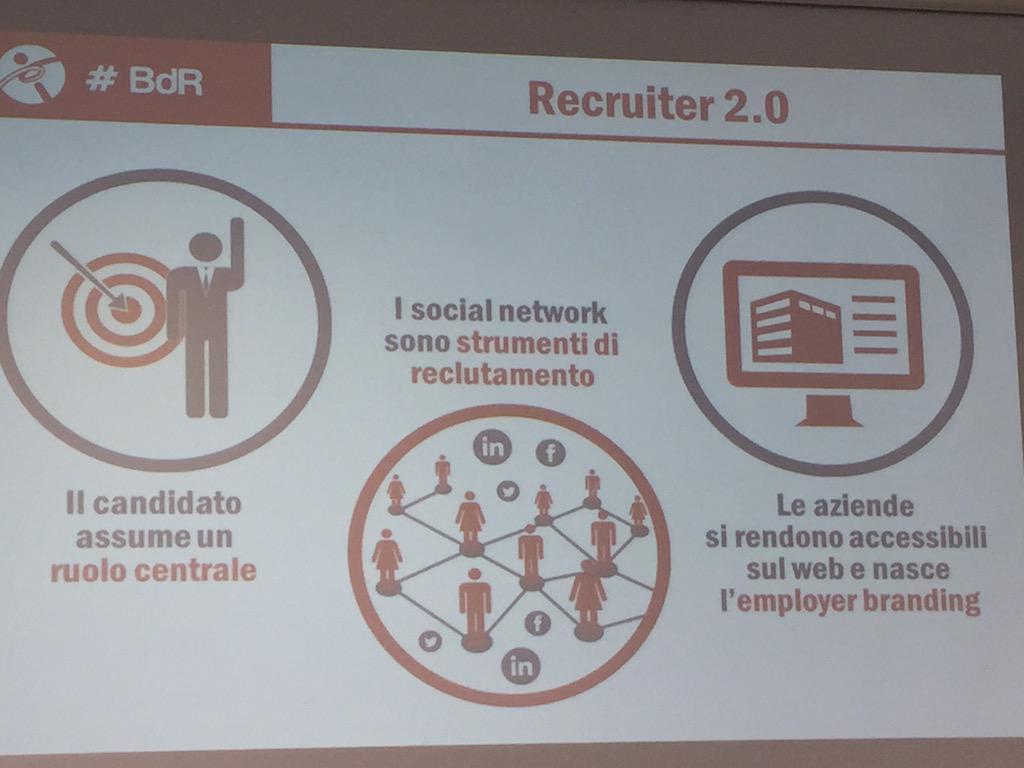 MicaelaZoni's tweet photo. Recruiter2.0 ma c'è chi nn conosce linkedin X fortuna c'è #coaching #forsud @unisa @Tommaso_Aiello @Emblema_ http://t.co/fanIGhlAeM